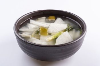 Watery Radish Kimchi 동치미 (seasonal)
