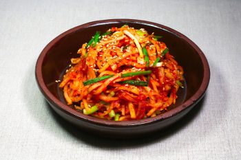 Shredded Radish Kimchi Salad 무채김치