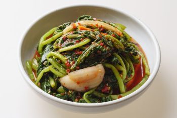 Young Summer Radish Kimchi 열무김치 (spicy & seasonal)
